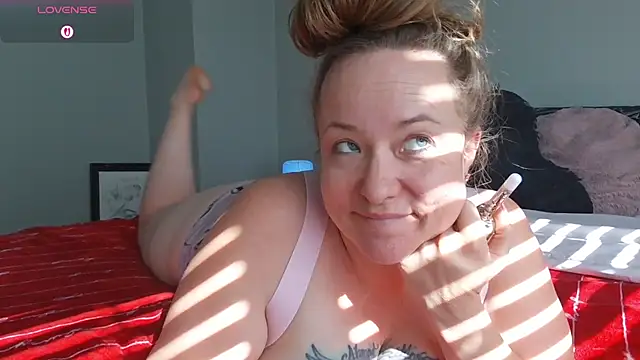 julimonroe online show from 04-02-26, 03:53