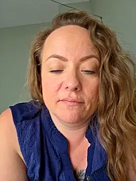 julimonroe online show from 04-18-26, 05:06