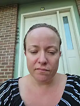 Snapshot of julimonroe chatting on 07-16-26, 01:55 julimonroe online show from 07-16-26, 01:55