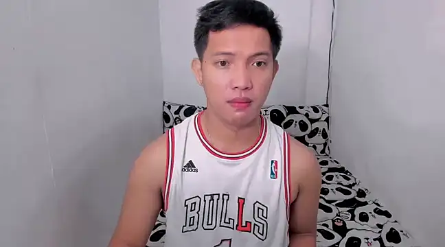 Snapshot of xSebastian19 chatting on 01-05-25, 09:47 xSebastian19 online show from 01-05-25, 09:47