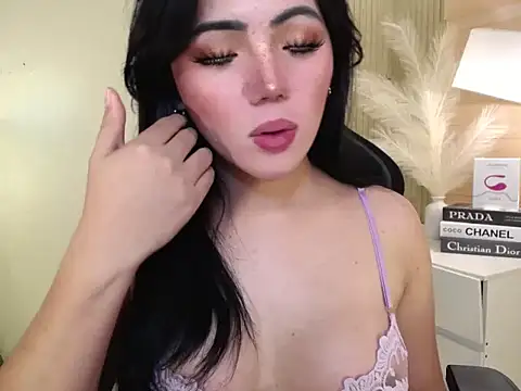Snapshot of Martha_pookerxxx chatting on 12-18-24, 10:35 Martha pookerxxx online show from 12-18-24, 10:35