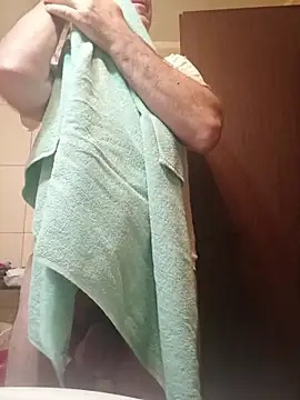 Snapshot of Saysomething3 chatting on 12-22-25, 12:18 Saysomething3 online show from 12-22-25, 12:18