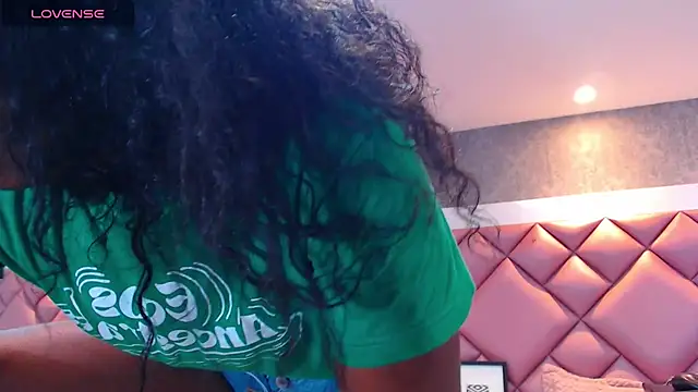 DanielaDuff online show from 11-21-25, 07:45