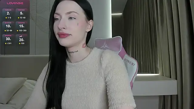 Snapshot of JenniferQueen11 chatting on 07-11-26, 04:10 JenniferQueen11 online show from 07-11-26, 04:10