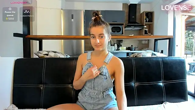 ElizSweet online show from 03-04-26, 01:17