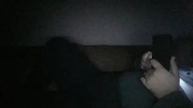 Snapshot of Anderrust chatting on 11-04-25, 11:15 Anderrust online show from 11-04-25, 11:15