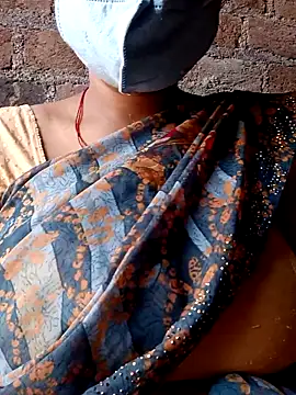 Snapshot of Lattika-Bhabhi chatting on 02-27-25, 06:29 Lattika-Bhabhi online show from 02-27-25, 06:29