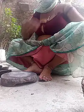 Snapshot of Lattika-Bhabhi chatting on 10-05-25, 01:15 Lattika-Bhabhi online show from 10-05-25, 01:15