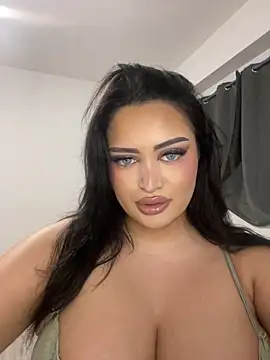 EmiliaPetrova online show from 11-13-25, 06:18
