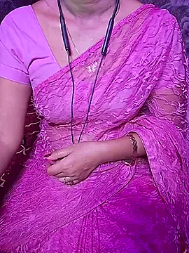 Snapshot of XBHUUME chatting on 11-15-25, 04:47 XBHUUME online show from 11-15-25, 04:47