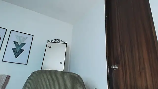 Snapshot of carminaurmommy chatting on 02-17-26, 10:38 carminaurmommy online show from 02-17-26, 10:38