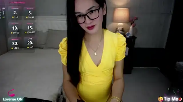 Snapshot of xAsianSweetHeart chatting on 06-05-26, 11:21 xAsianSweetHeart online show from 06-05-26, 11:21