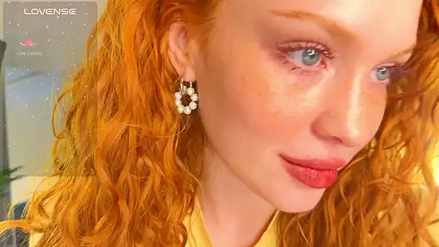 Snapshot of Born_to_Loveee chatting on 03-04-26, 10:10 Born to Loveee online show from 03-04-26, 10:10