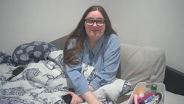 Rebecca Summer online show from 12-31-24, 09:31