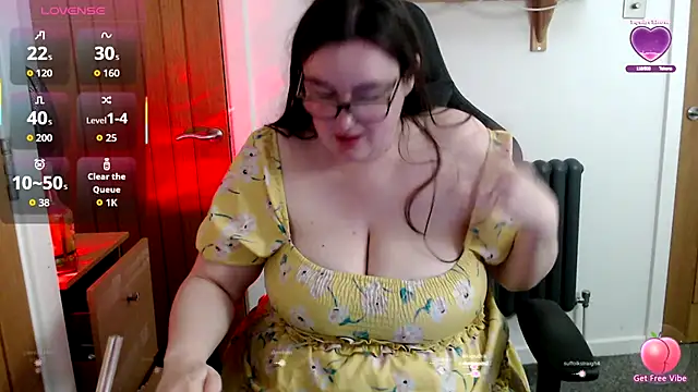 Snapshot of Rebecca_Summer chatting on 05-08-26, 05:57 Rebecca Summer online show from 05-08-26, 05:57