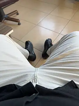 Snapshot of S2kicibey06 chatting on 03-22-25, 11:32 S2kicibey06 online show from 03-22-25, 11:32