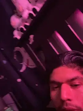 Snapshot of RolandoAmbrocio chatting on 11-03-25, 01:29 RolandoAmbrocio online show from 11-03-25, 01:29