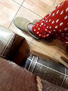 feet toes online show from 02-27-25, 05:34