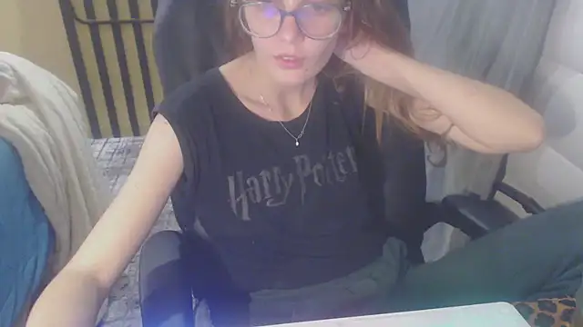 Snapshot of Laco-cO chatting on 10-31-25, 11:06 Laco-cO online show from 10-31-25, 11:06