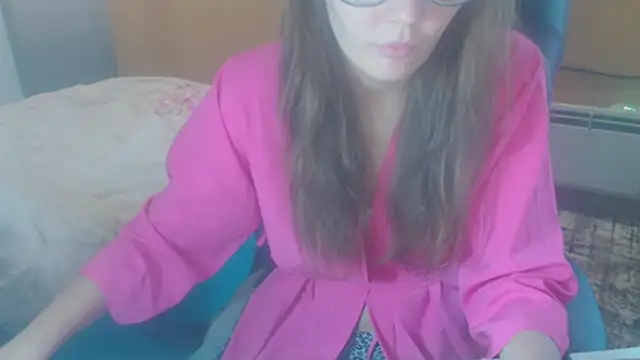 Snapshot of Laco-cO chatting on 11-17-25, 10:43 Laco-cO online show from 11-17-25, 10:43