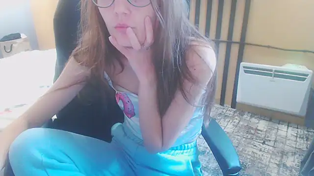 Snapshot of Laco-cO chatting on 11-21-25, 06:45 Laco-cO online show from 11-21-25, 06:45