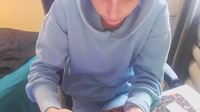 Snapshot of Laco-cO chatting on 12-01-25, 07:57 Laco-cO online show from 12-01-25, 07:57