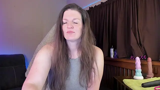 Snapshot of Kelly_Carolina chatting on 12-03-25, 12:03 Kelly Carolina online show from 12-03-25, 12:03