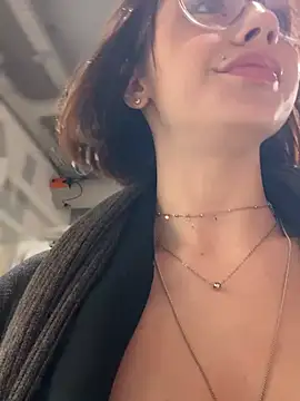 Snapshot of Camilla_Railian chatting on 01-03-25, 02:40 Camilla Railian online show from 01-03-25, 02:40