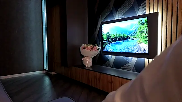 Snapshot of Camilla_Railian chatting on 01-12-25, 10:12 Camilla Railian online show from 01-12-25, 10:12