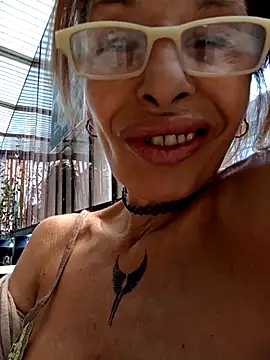 FrozenWaffle online show from 12-16-25, 03:50