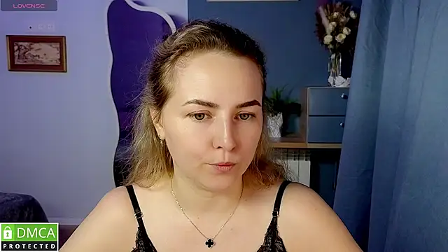 Snapshot of Mira_Mermayd chatting on 06-12-26, 01:04 Mira Mermayd online show from 06-12-26, 01:04