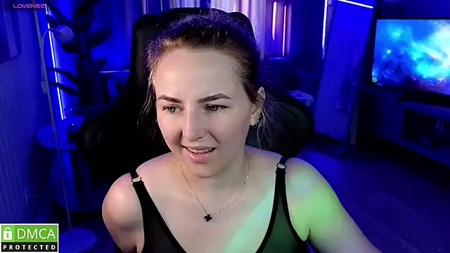 Snapshot of Mira_Mermayd chatting on 06-13-26, 01:03 Mira Mermayd online show from 06-13-26, 01:03