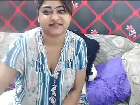 Snapshot of indian_glitter chatting on 03-08-25, 10:45 indian glitter online show from 03-08-25, 10:45
