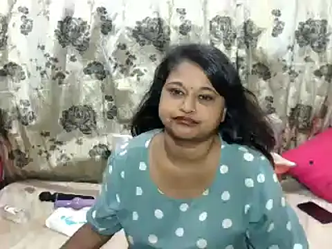 Snapshot of indian_glitter chatting on 10-23-25, 08:40 indian glitter online show from 10-23-25, 08:40