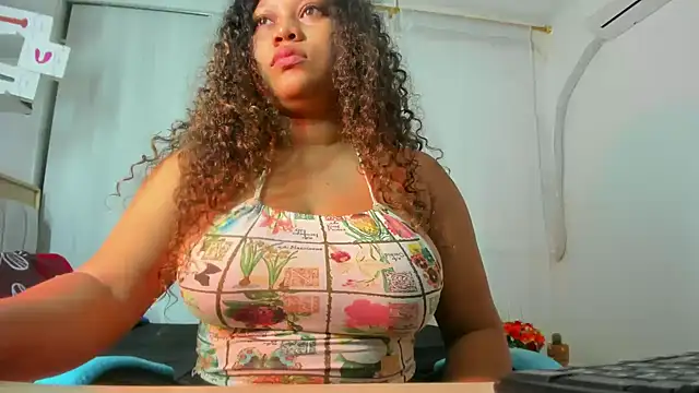 Snapshot of Lunastar02 chatting on 09-21-25, 04:41 Lunastar02 online show from 09-21-25, 04:41