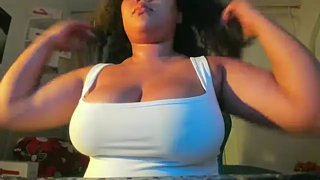 Snapshot of Lunastar02 chatting on 09-27-25, 12:59 Lunastar02 online show from 09-27-25, 12:59