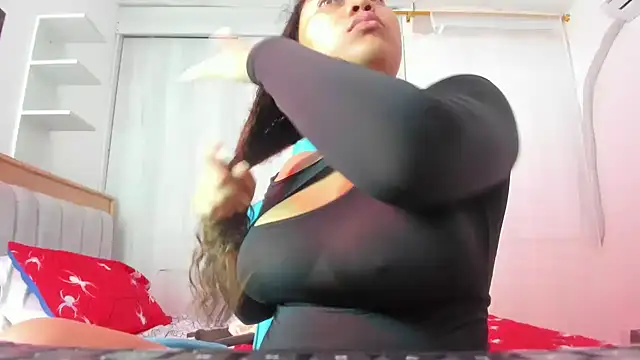 Snapshot of Lunastar02 chatting on 10-27-25, 01:26 Lunastar02 online show from 10-27-25, 01:26