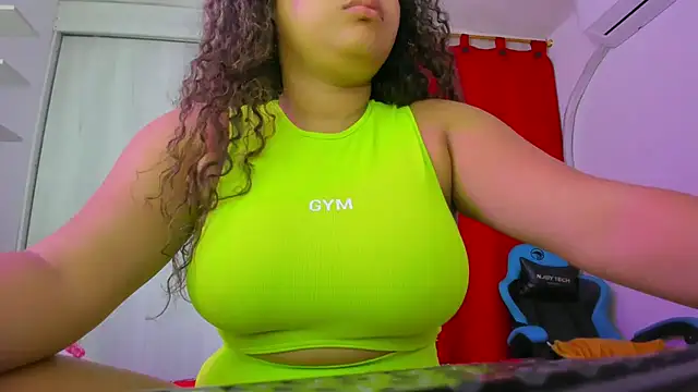 Snapshot of Lunastar02 chatting on 11-28-25, 02:20 Lunastar02 online show from 11-28-25, 02:20