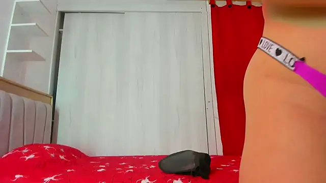 Snapshot of Lunastar02 chatting on 01-09-26, 02:14 Lunastar02 online show from 01-09-26, 02:14