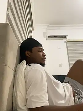 Snapshot of finefinance chatting on 10-05-25, 05:33 finefinance online show from 10-05-25, 05:33