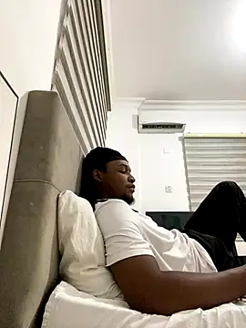 Snapshot of finefinance chatting on 10-08-25, 07:00 finefinance online show from 10-08-25, 07:00