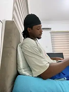 Snapshot of finefinance chatting on 10-11-25, 03:32 finefinance online show from 10-11-25, 03:32