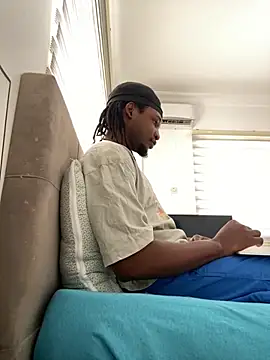 Snapshot of finefinance chatting on 10-28-25, 06:17 finefinance online show from 10-28-25, 06:17