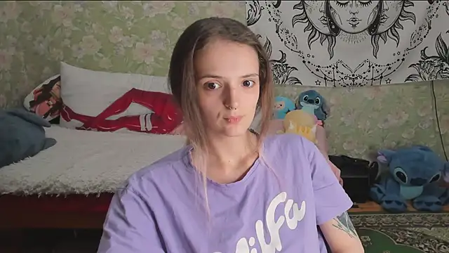 Snapshot of Cutie_Adelia chatting on 07-22-26, 01:36 Cutie Adelia online show from 07-22-26, 01:36