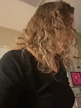 AuroraSummers online show from 02-20-25, 04:07