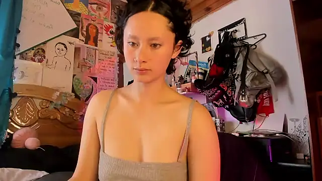 Snapshot of bellaa-w chatting on 01-09-26, 03:26 bellaa-w online show from 01-09-26, 03:26