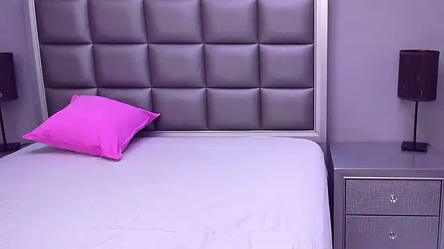 HellennSweet online show from 02-14-25, 05:19