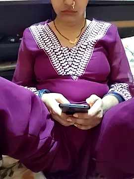 Snapshot of Diya_143 chatting on 06-08-26, 06:47 Diya 143 online show from 06-08-26, 06:47