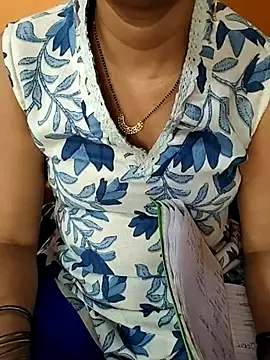 Snapshot of Diya_143 chatting on 06-10-26, 05:07 Diya 143 online show from 06-10-26, 05:07