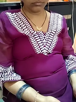 Snapshot of Diya_143 chatting on 06-15-26, 06:26 Diya 143 online show from 06-15-26, 06:26